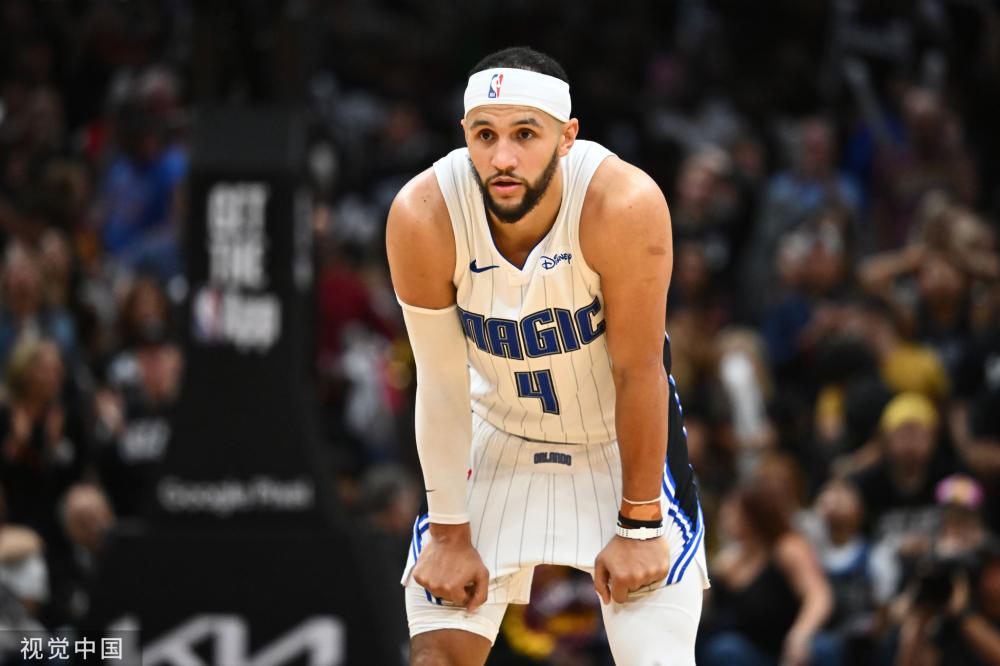 观察球的反 观察球的反