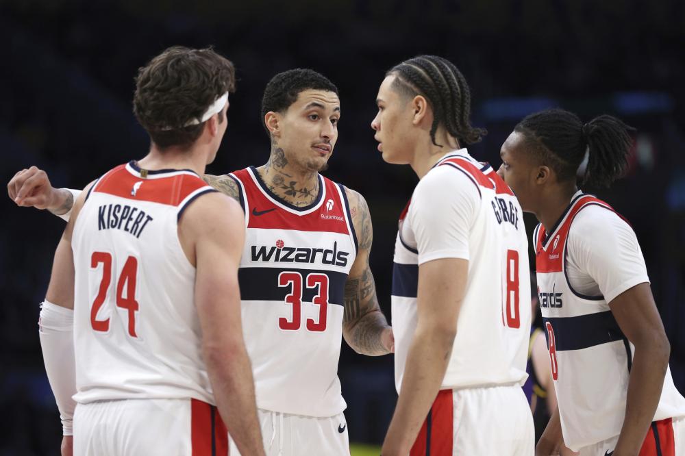 赛中占据一 赛中占据一